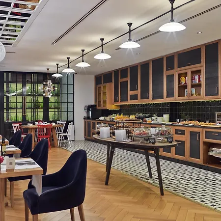 H10 Metropolitan 4* Sup 4*